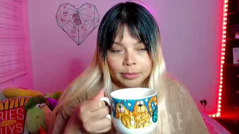 Snapshot of elymoon chatting on 03-03-26, 11:10 Ely online show from 03-03-26, 11:10