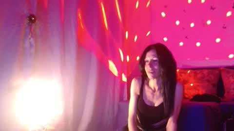 Elisa online show from 10-08-25, 06:38