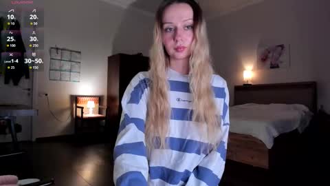 Snapshot of em_emilie chatting on 03-01-26, 05:15 Emilie online show from 03-01-26, 05:15