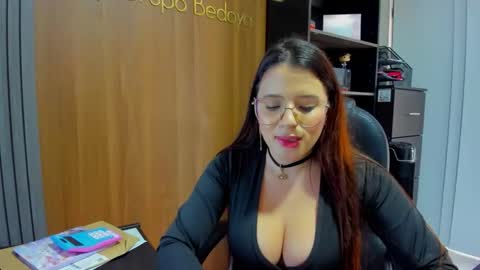 Snapshot of ema_04 chatting on 12-17-25, 06:25 Estefany Martinez Acua INSTAGRAM ema 04oficial online show from 12-17-25, 06:25