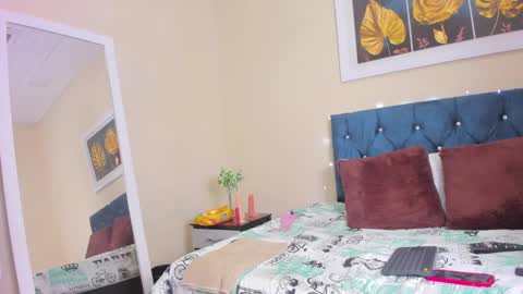 Snapshot of ema_garciaa chatting on 01-05-25, 01:58 ema garcia online show from 01-05-25, 01:58