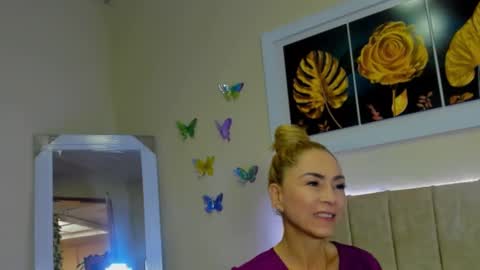 Snapshot of ema_garciaa chatting on 09-22-25, 01:35 ema garcia online show from 09-22-25, 01:35