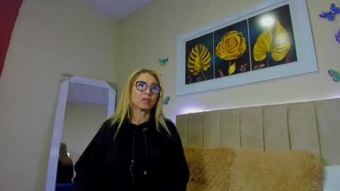 Snapshot of ema_garciaa chatting on 09-26-25, 11:03 ema garcia online show from 09-26-25, 11:03