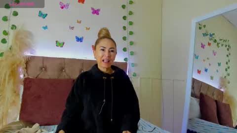 Snapshot of ema_garciaa chatting on 10-18-25, 12:39 ema garcia online show from 10-18-25, 12:39