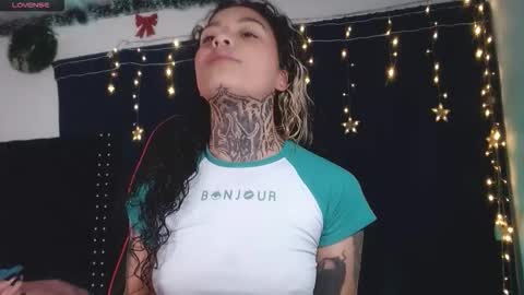 Snapshot of ema_ploxx chatting on 01-11-26, 01:21 ema_ploxx online show from 01-11-26, 01:21