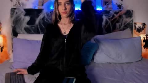 Ema online show from 10-20-25, 08:53