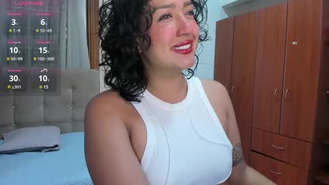 Snapshot of ema_saenz chatting on 02-28-25, 02:20 Ema online show from 02-28-25, 02:20