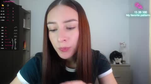 Snapshot of emaa_martins chatting on 10-28-25, 06:21 Emaa online show from 10-28-25, 06:21