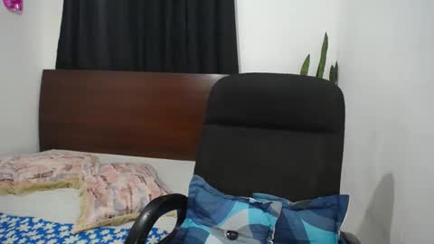 Ember and Wanda online show from 02-20-25, 01:03