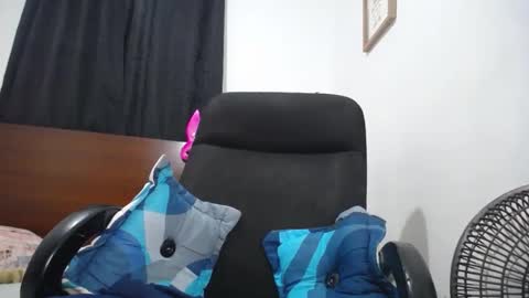 Ember and Wanda online show from 02-28-25, 09:23