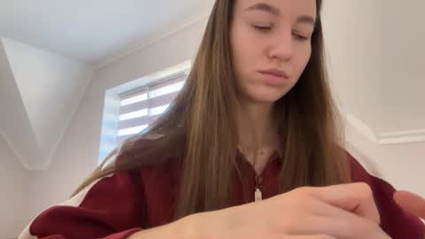 Snapshot of emberfamn chatting on 11-01-25, 11:34 Alina online show from 11-01-25, 11:34