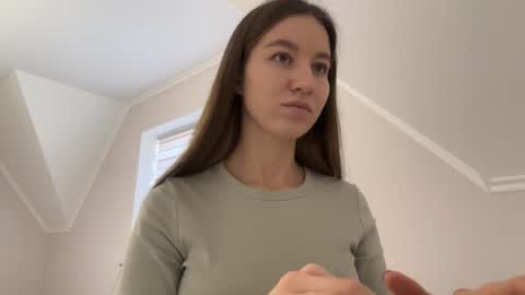 Snapshot of emberfamn chatting on 11-19-25, 10:37 Alina online show from 11-19-25, 10:37