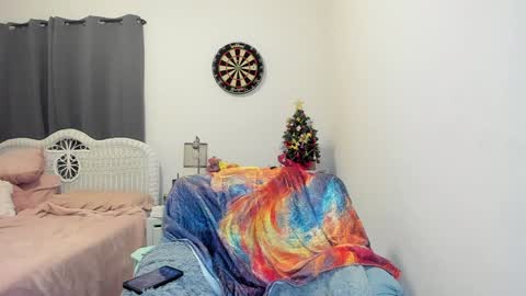 Snapshot of emberpheonixxx chatting on 12-31-24, 04:16 Ember Pheonixxx online show from 12-31-24, 04:16