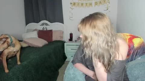 Snapshot of emberpheonixxx chatting on 02-25-25, 03:31 Ember Pheonixxx online show from 02-25-25, 03:31