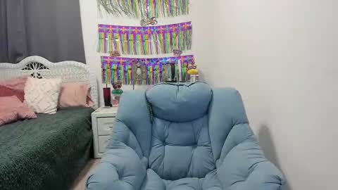 Snapshot of emberpheonixxx chatting on 03-05-25, 03:29 Ember Pheonixxx online show from 03-05-25, 03:29