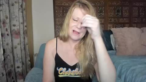 Snapshot of emberpheonixxx chatting on 09-19-25, 01:51 Ember Pheonixxx online show from 09-19-25, 01:51