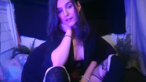 Ellie online show from 12-25-24, 01:10