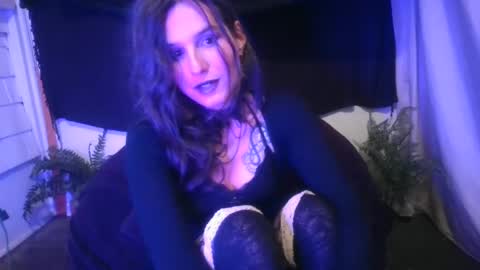 Ellie online show from 01-04-25, 01:10