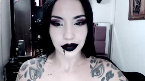 Emerald Black online show from 10-28-25, 06:06