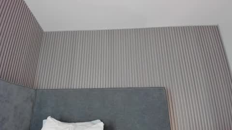 emelie_89 online show from 11-04-25, 12:04