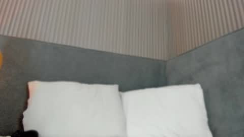 emelie_89 online show from 12-22-25, 11:40