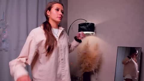 Snapshot of emelineweeman chatting on 11-02-25, 01:30 Emma online show from 11-02-25, 01:30