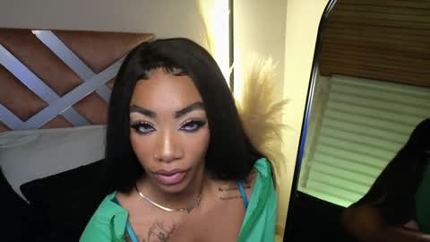 anyelii  online show from 01-25-25, 12:27