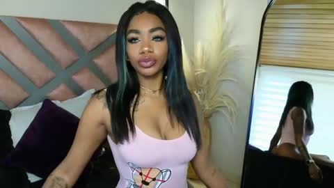 anyelii  online show from 03-11-25, 07:03