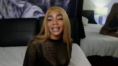 Snapshot of emely_brandon_ chatting on 11-15-25, 04:43 anyelii online show from 11-15-25, 04:43