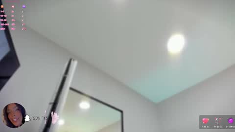 Snapshot of emely_deluxe chatting on 02-13-26, 11:28 Emely online show from 02-13-26, 11:28