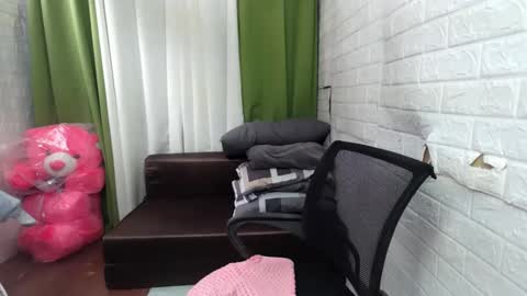 Emely online show from 02-01-25, 01:23