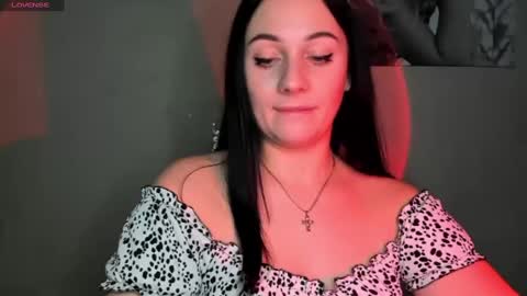 Snapshot of emelyblum chatting on 12-03-24, 03:52 Emely online show from 12-03-24, 03:52