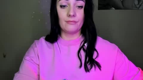 Snapshot of emelyblum chatting on 12-03-24, 11:46 Emely online show from 12-03-24, 11:46