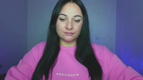 Snapshot of emelyblum chatting on 09-19-25, 04:18 Emely online show from 09-19-25, 04:18