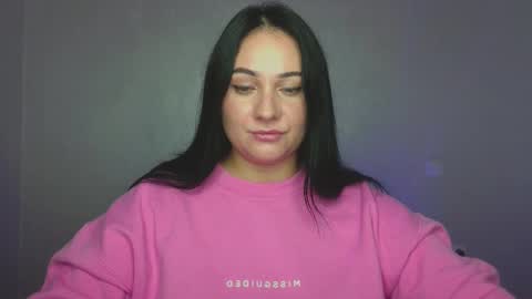 Snapshot of emelyblum chatting on 09-23-25, 08:56 Emely online show from 09-23-25, 08:56