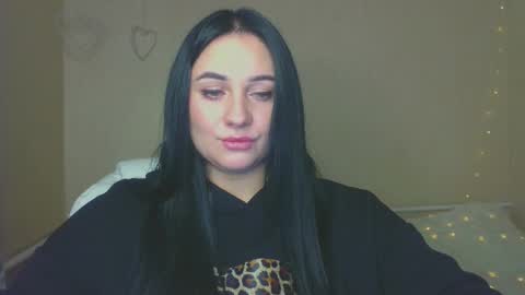 Snapshot of emelyblum chatting on 10-16-25, 12:28 Emely online show from 10-16-25, 12:28