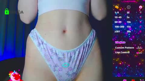 Snapshot of emelycrystal chatting on 03-07-25, 06:46 Emely online show from 03-07-25, 06:46