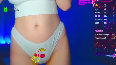 Snapshot of emelycrystal chatting on 10-17-25, 04:59 Emely online show from 10-17-25, 04:59