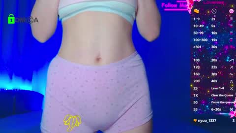 Snapshot of emelycrystal chatting on 11-19-25, 03:28 Emely online show from 11-19-25, 03:28