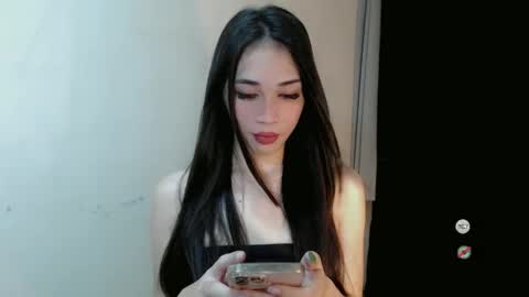 Snapshot of emelyn_fuckdoll chatting on 01-25-25, 06:55 Scarlett online show from 01-25-25, 06:55