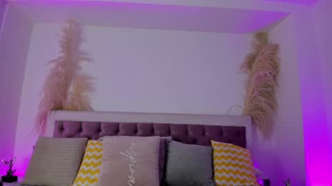 Emy online show from 12-19-24, 07:51