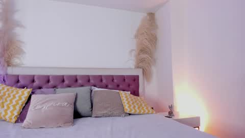 Emy online show from 01-13-25, 07:42