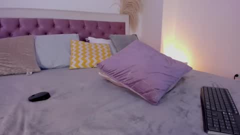 Emy online show from 01-14-25, 10:55