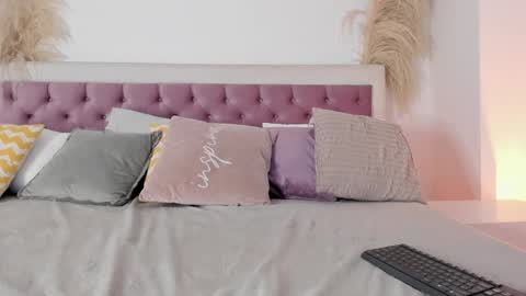 Emy online show from 01-24-25, 01:45