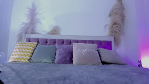 Emy online show from 02-13-25, 07:42