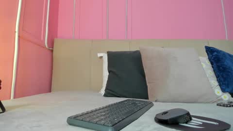 Emy online show from 09-23-25, 11:57