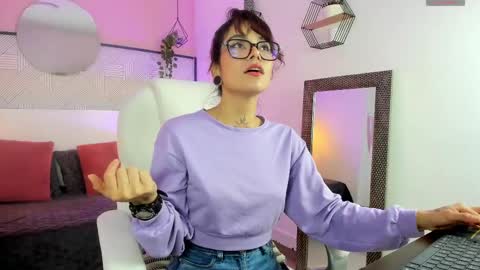 Esmeralda online show from 10-28-25, 12:19