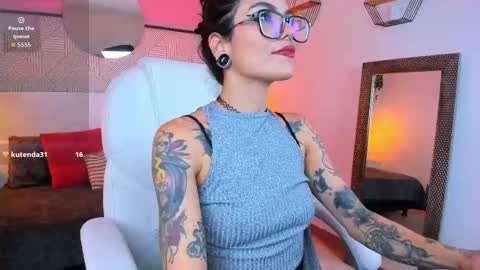 Esmeralda online show from 11-12-25, 01:33