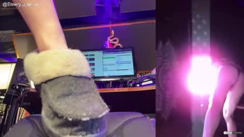 Emery Lune online show from 10-11-25, 04:44