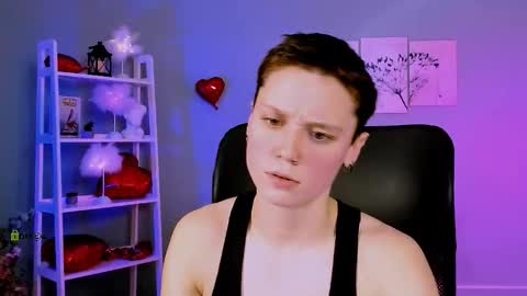 Snapshot of emi_fade chatting on 03-01-26, 10:17 emi_fade online show from 03-01-26, 10:17